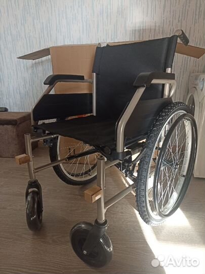 Продается инвалидное кресло-коляска Ortonica