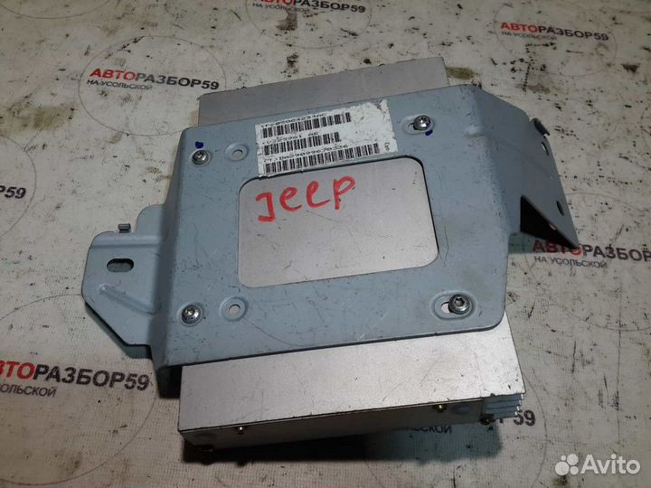 Усилитель акустической системы Jeep Grand Cherokee