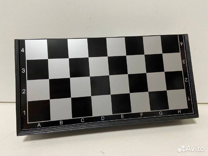 Шахматы шашки нарды 3в1