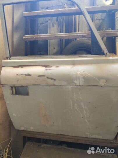 Дверь правая передняя Москвич 2140