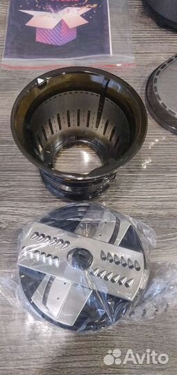 Соковыжималка шнековая Polaris PSJ 0602