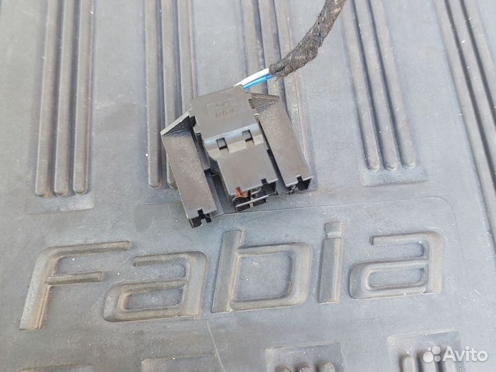 Разъем 443972995