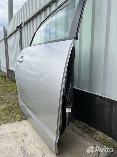 Дверь задняя правая toyota prius 20