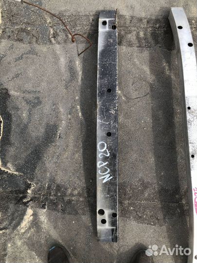 Усилитель бампера Toyota FunCargo NCP20