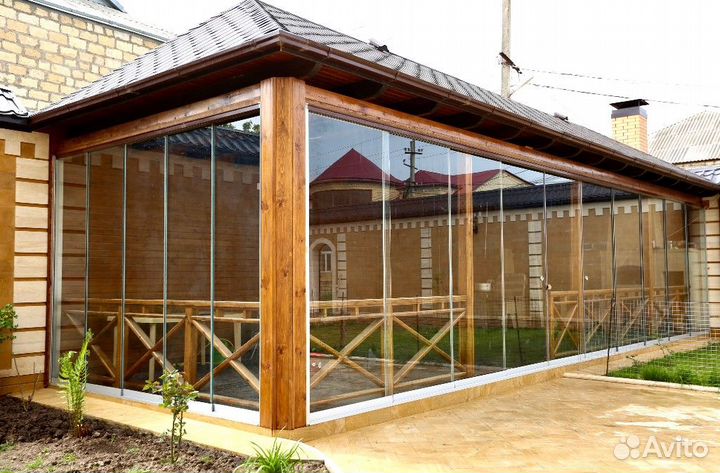 Безрамное остекление для лоджий, беседок