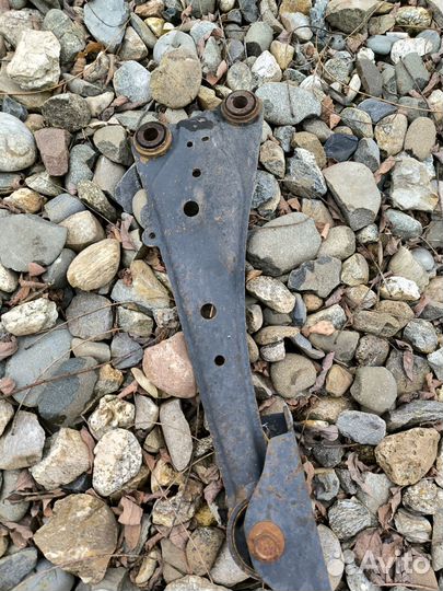 Toyota rav4 2007. Рычаг продольный правый задний