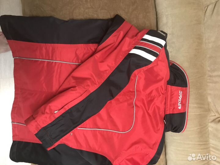 Утепленная спортивная женская куртка фирмы spyder