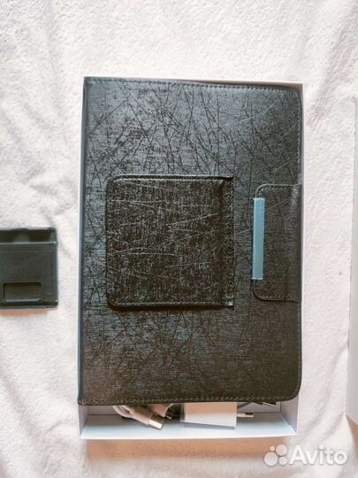 Планшет с клавиатурой и стилусом