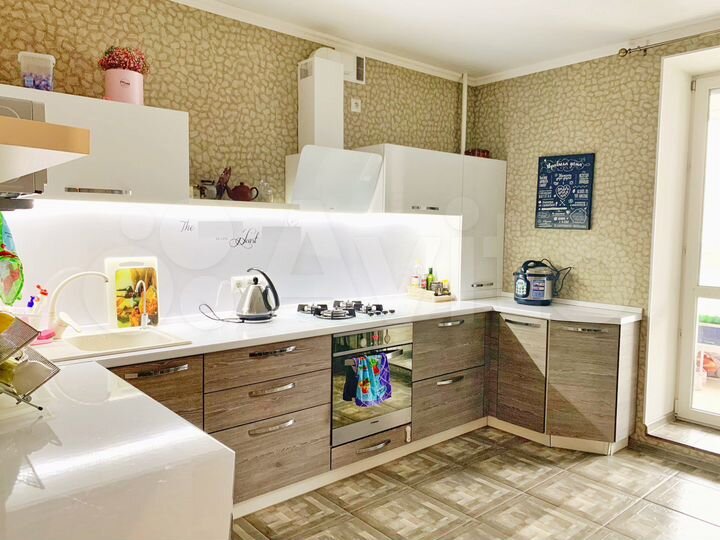 2-к. квартира, 70 м², 3/9 эт.