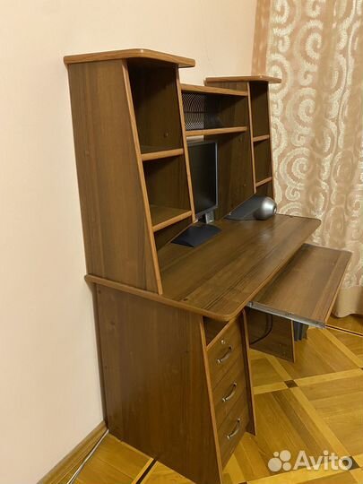 Компьютерный стол