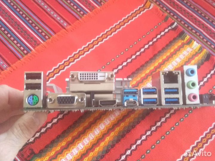 Материнская плата