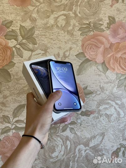 iPhone Xr, 64 ГБ