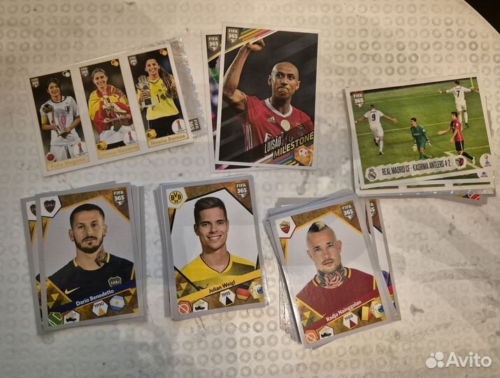 Наклейки panini FIFA 365 2017-2018