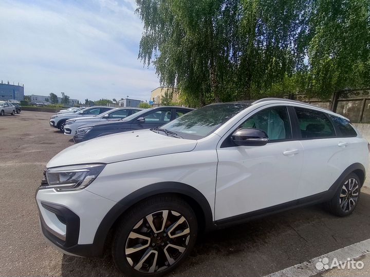 LADA Vesta Cross 1.8 CVT, 2024