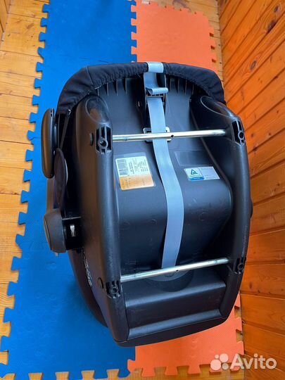 База maxi cosi family fix