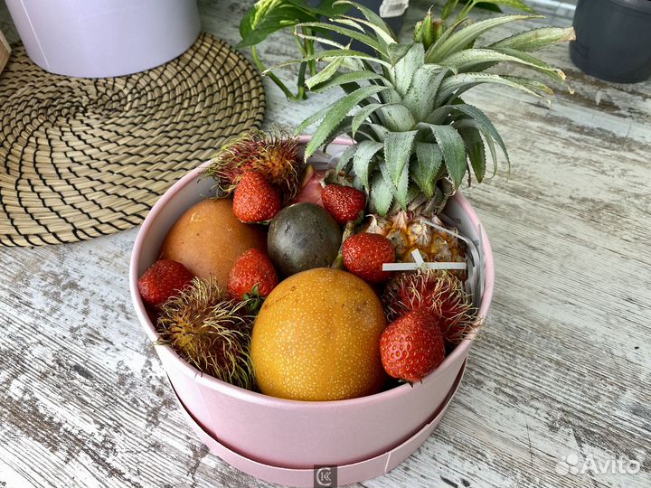 Фруктовая корзина в подарок