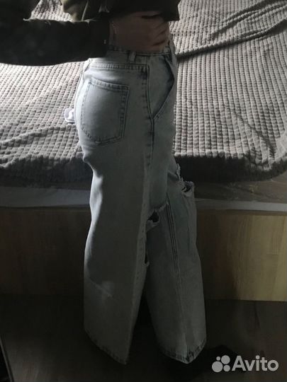 Джинсы широкие