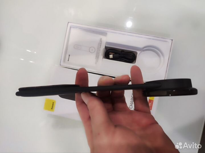 Беспроводная автомобильная зарядка Baseus