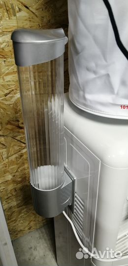 Кулер для воды напольный, новый