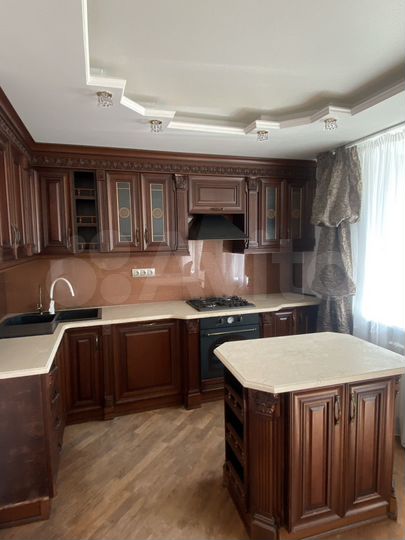 3-к. квартира, 97 м², 2/5 эт.