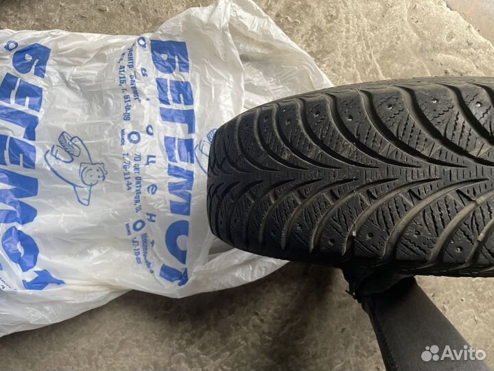 Goodyear UltraGrip Extreme R14