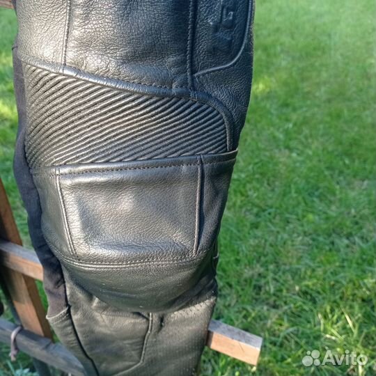 Мотокостюм