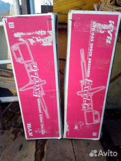 Стойки б.у переднии фирмы Каяба, на тайоту Камри