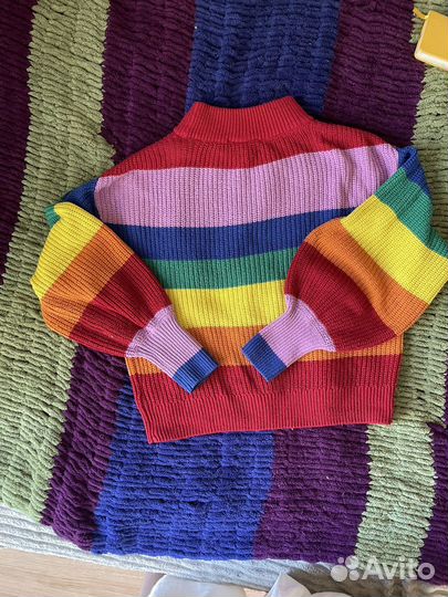 Радужный свитер