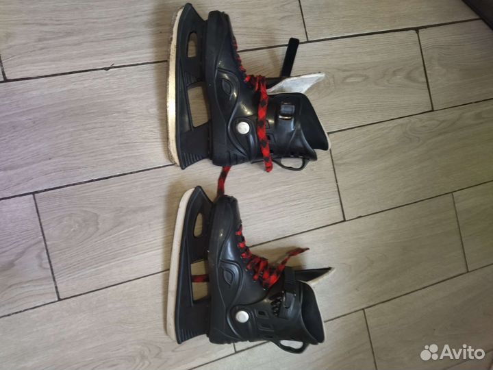 Коньки хоккейные