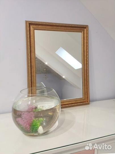 Зеркало в классической золотой раме