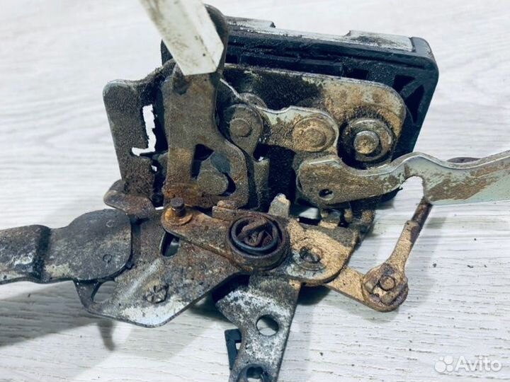 Замок двери задний правый LADA Priora хетчбэк