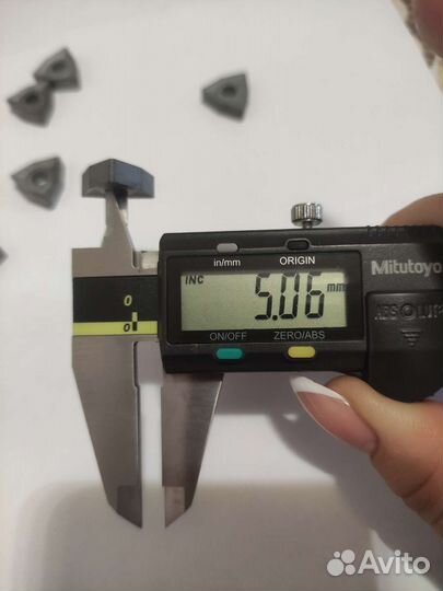 Сменная твердосплавная пластина токарного резца