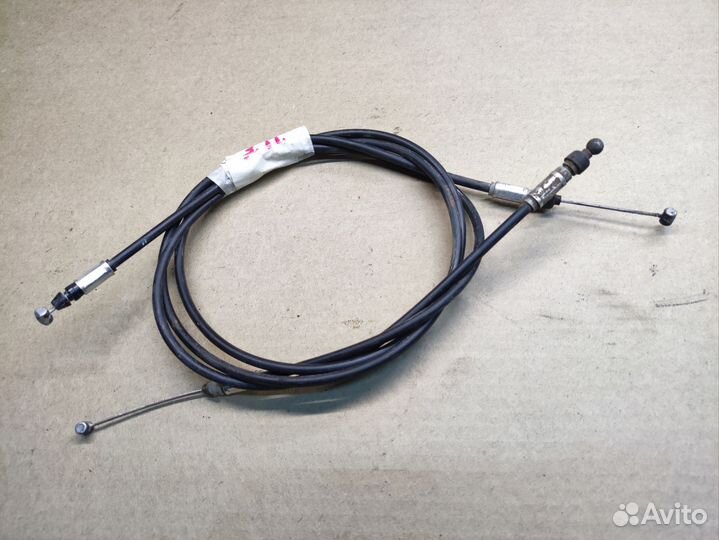 Тросик замка задней двери Toyota isis