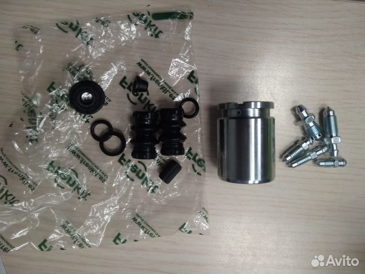 Ремкомплект заднего тормозного суппорта