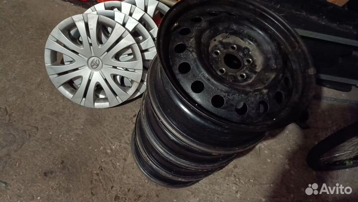 Диски r 16 и колпаки тойота