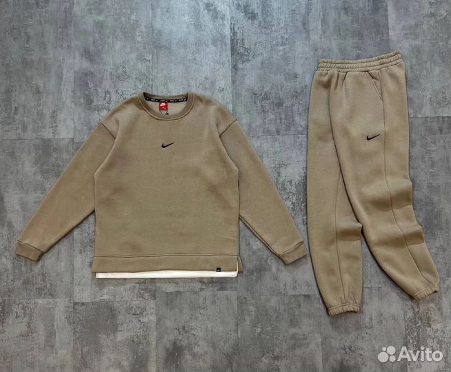 Спортивный костюм Nike на флисе