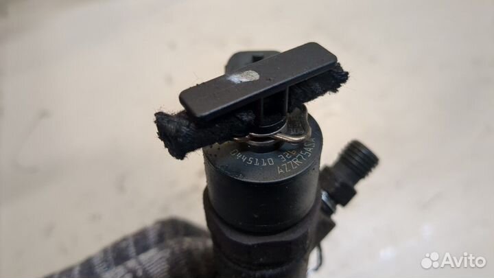 Форсунка топливная Chevrolet Aveo (T300) 2011