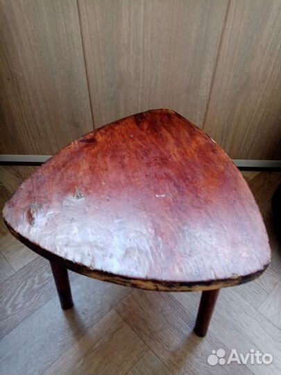 Стул трех ножный, табурет