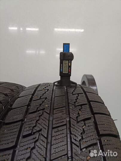 Roadstone Winguard Ice 215/65 R16
