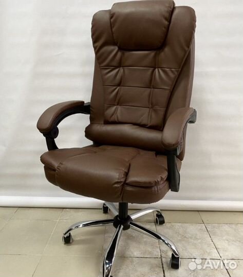 Офисное кресло руководителя