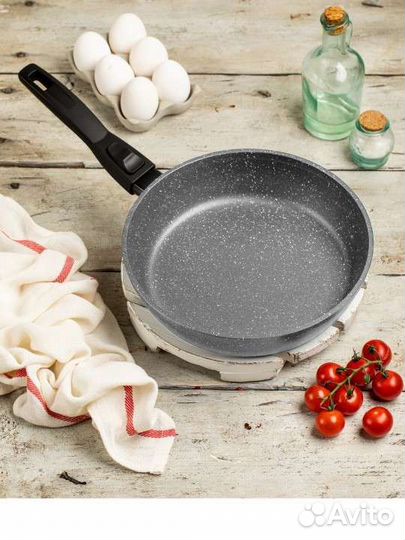 Сковорода новая литая 28 см inhouse