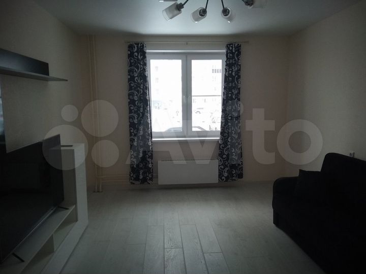 2-к. квартира, 65 м², 1/10 эт.