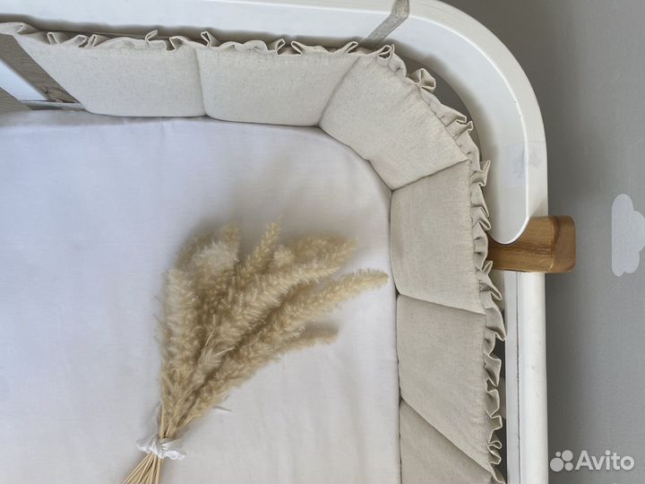 Бортики в детскую кроватку льняные с рюшами новые