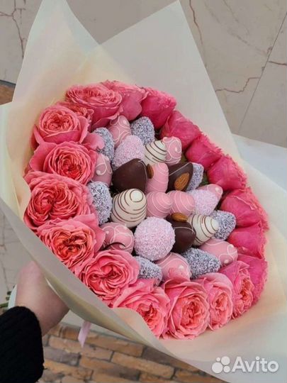 Клубника в шоколаде букеты