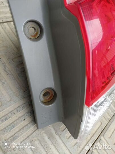 Фонарь задний левый и правый для Тойота Wich 2010г