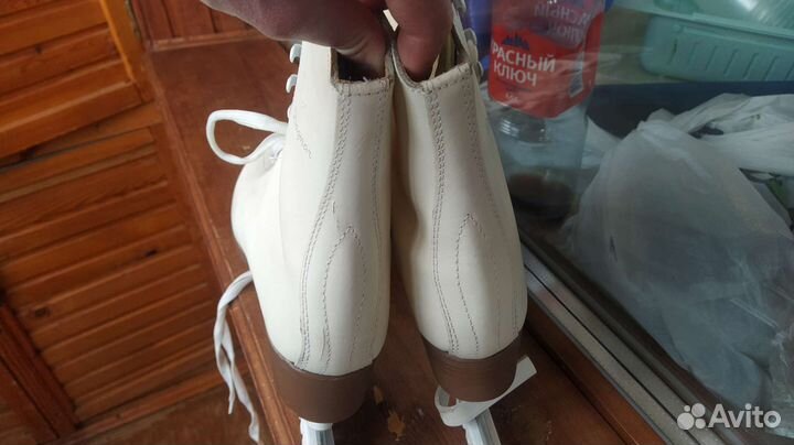 Женские фигурные коньки