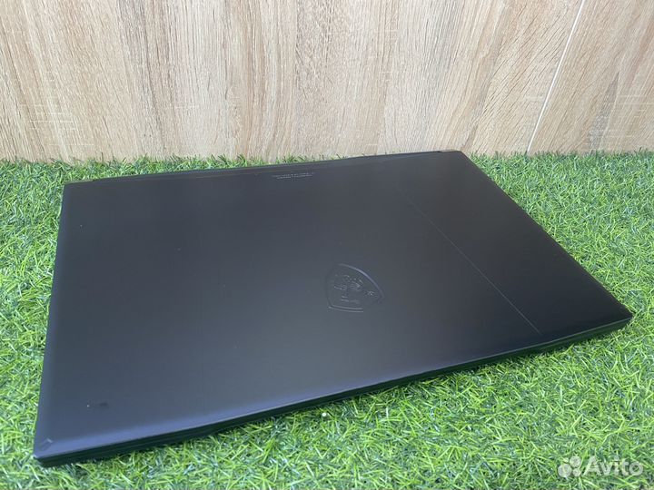 Ноутбук MSI GF76 Katana B12UCX-1004XRU