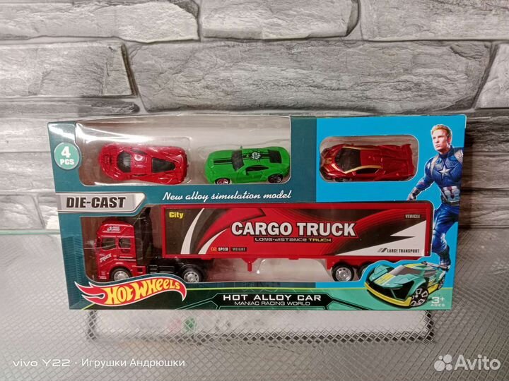 Наборы с машинками и грузовиком Hot Wheels