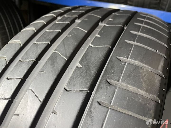 Pirelli P Zero PZ4 275/35 R22 107Y