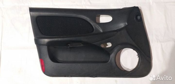 Обшивка двери передняя левая Hyundai Sonata 4EF